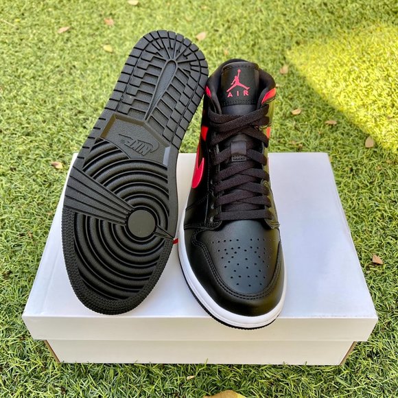 Nike Air Jordan 1 retro mid black red shoes - Picture 4 of 4